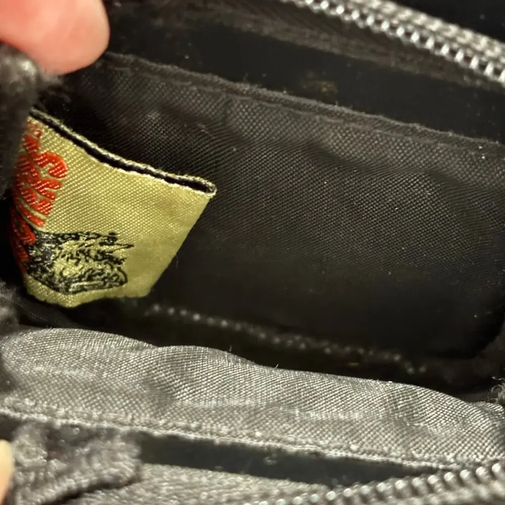 Hooters Novelty Wristlet Change Purse